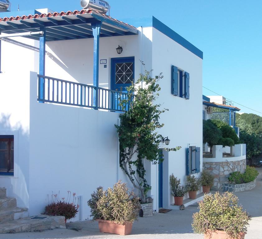 Apartamento Sarris Planet Ermoupoli Habitación foto